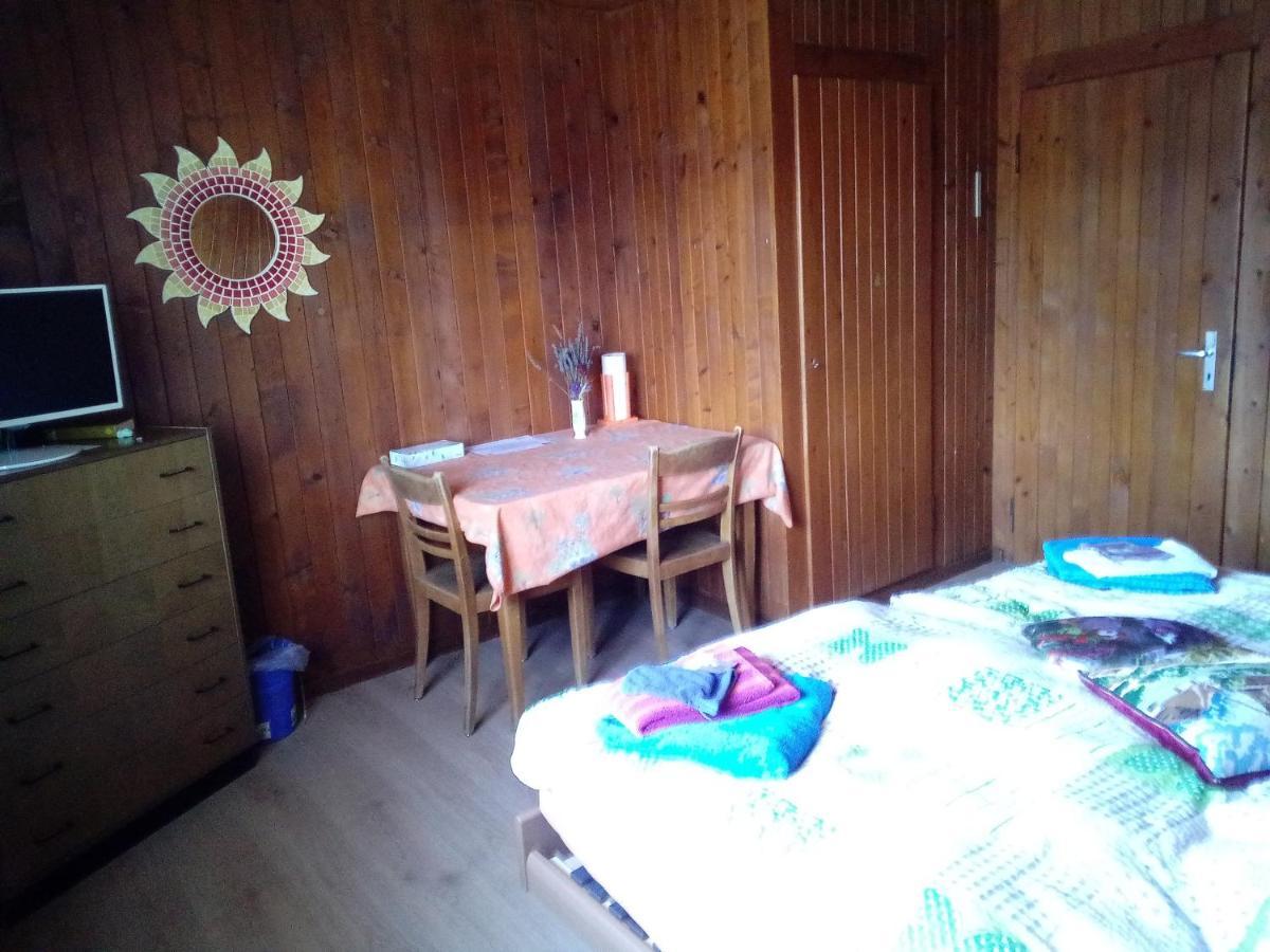 Les Ponts-de-Martel Chambre D'Hotes Petit Martel מראה חיצוני תמונה